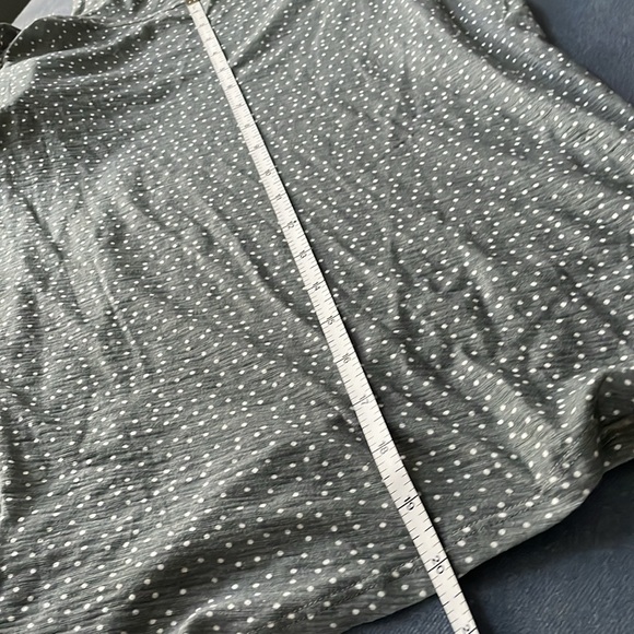 Gorgeous GIRLIE NWOT, NATION LTD, feminine sage green polkadot top XS 💋 - Picture 7 of 7